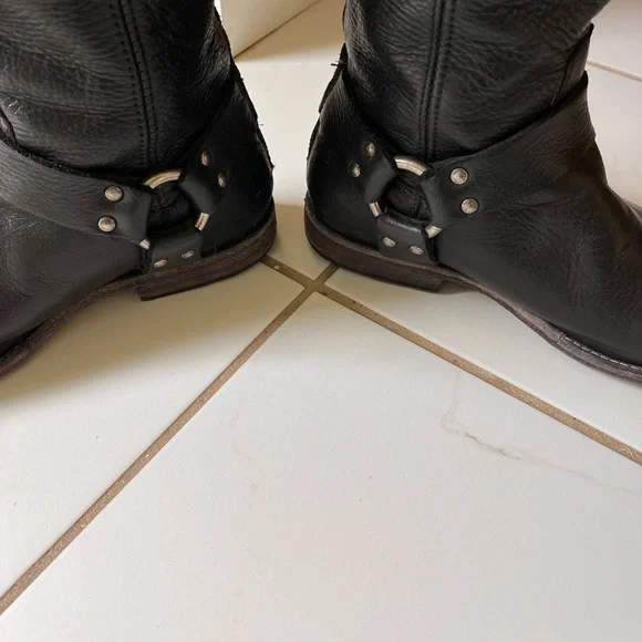 Boots ❣️Frye Black “best ever “riding boots.
Only the best riding comfort and - Picture 4 of 8